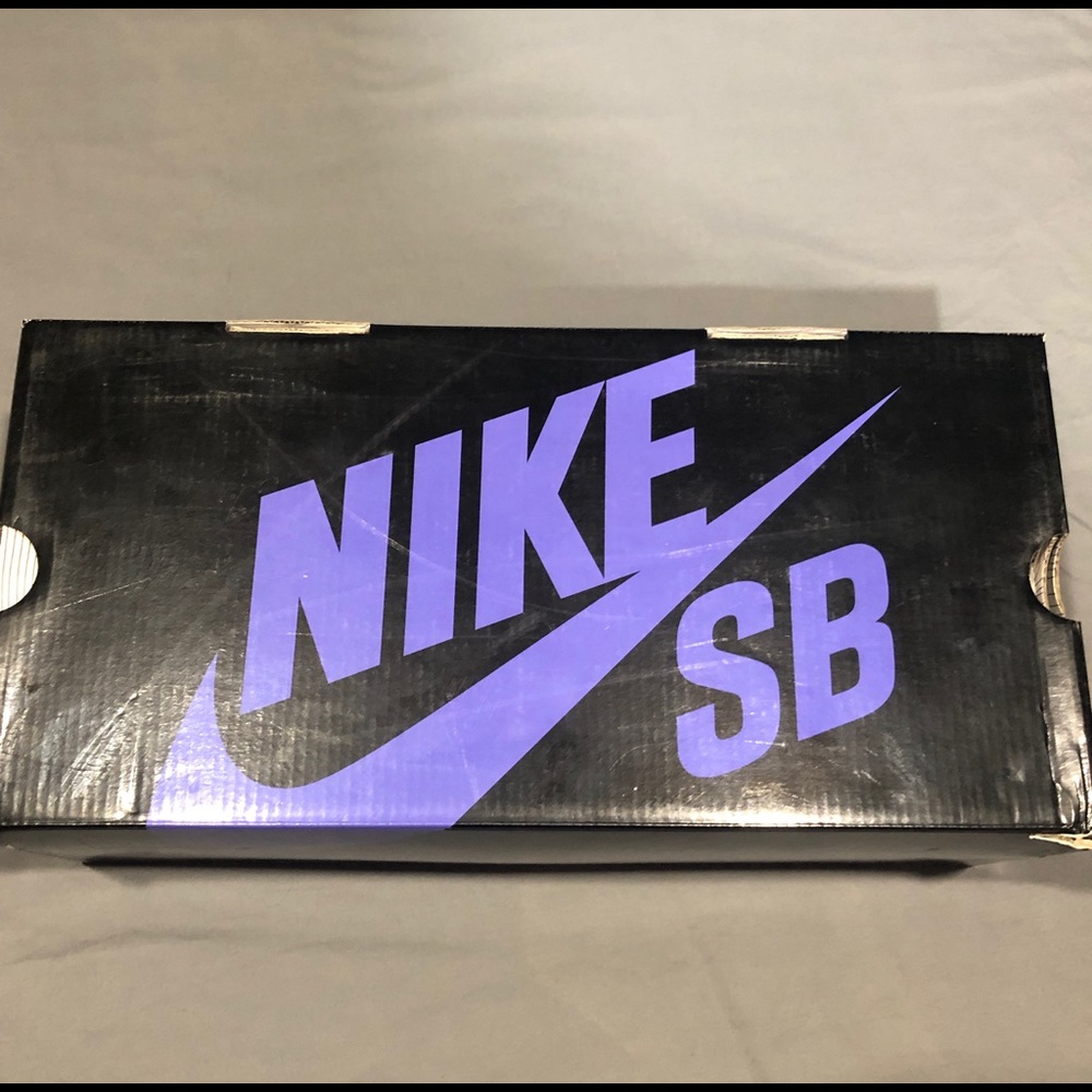 Nikesb Dunks Erie’s RARE DEAD STOCK!!!!🔥 - Picture 3 of 3